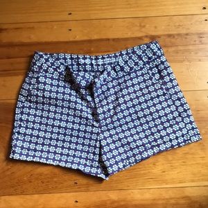 Gap Khaki floral shorts Size 8 women’s